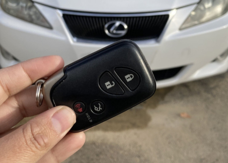 Mercedes key fob and car